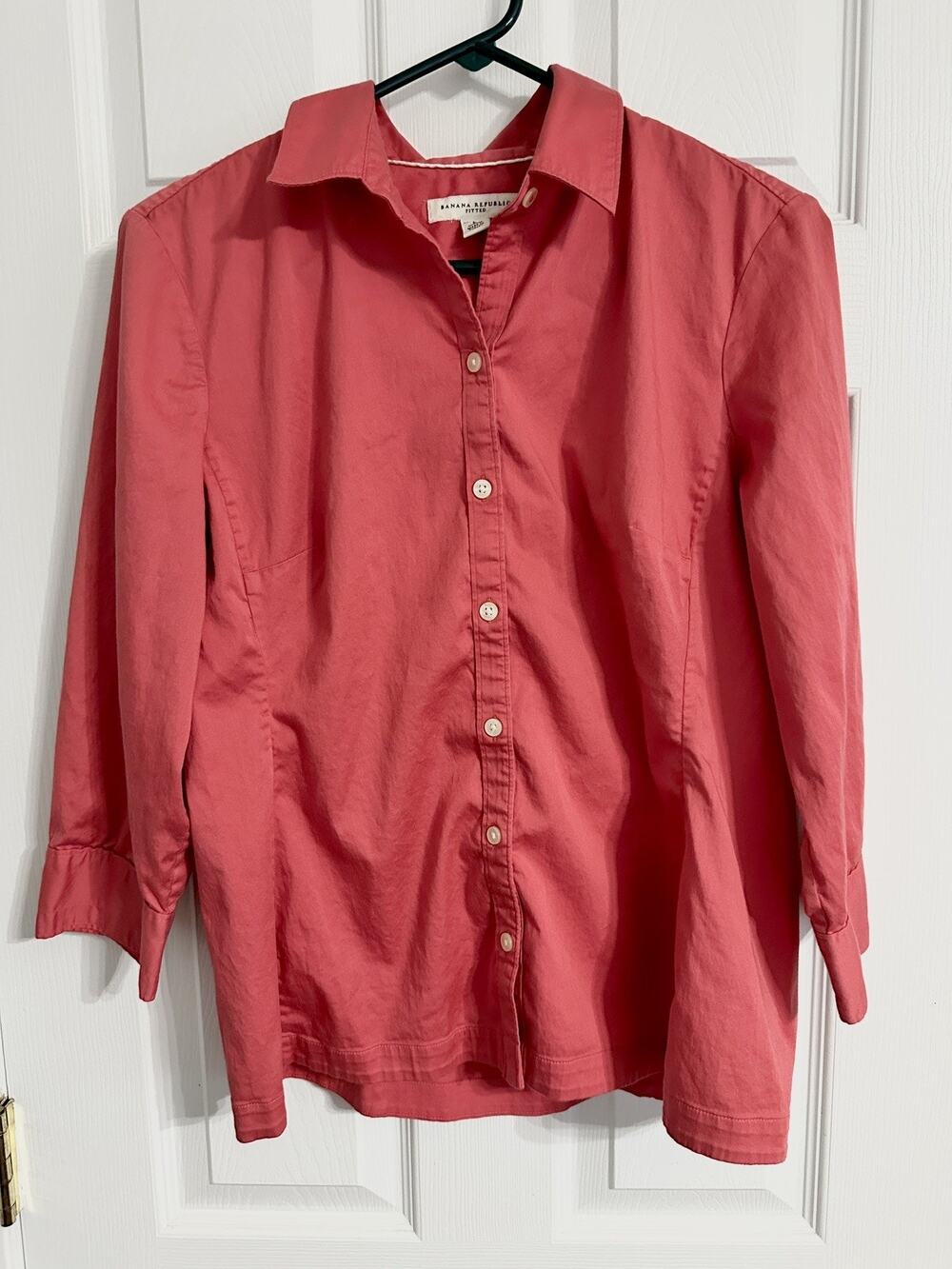 Banana Republic Women’s Fitted Button Down Shirt Coral Size Large 3/4 Sleeve